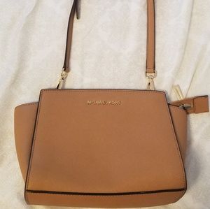Michael Kors Crossbody